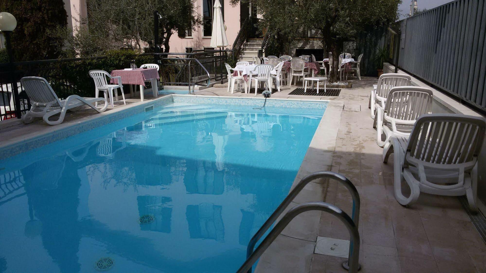 Hotel Santa Maria - Bardolino Town Center Exteriör bild