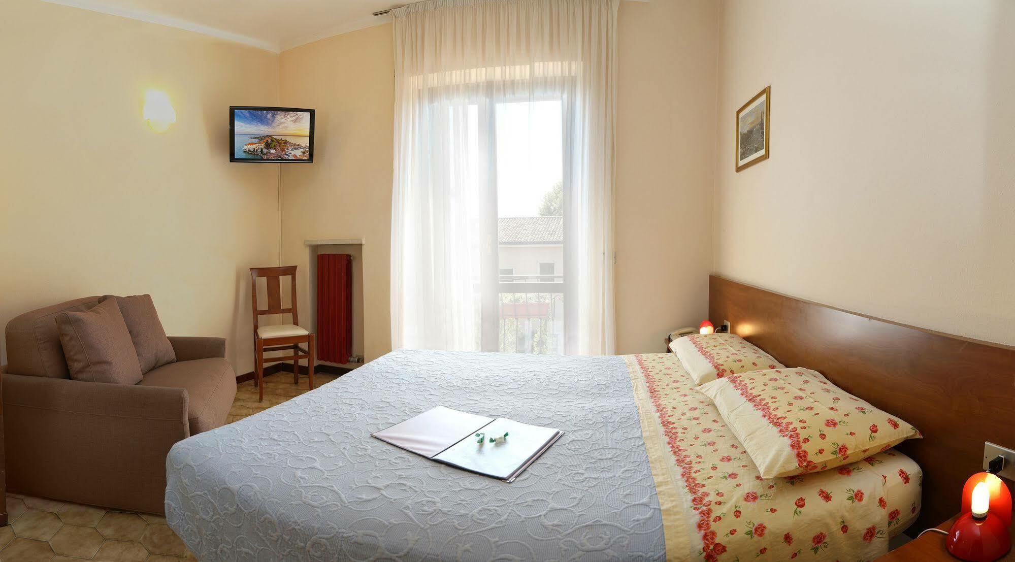 Hotel Santa Maria - Bardolino Town Center Exteriör bild